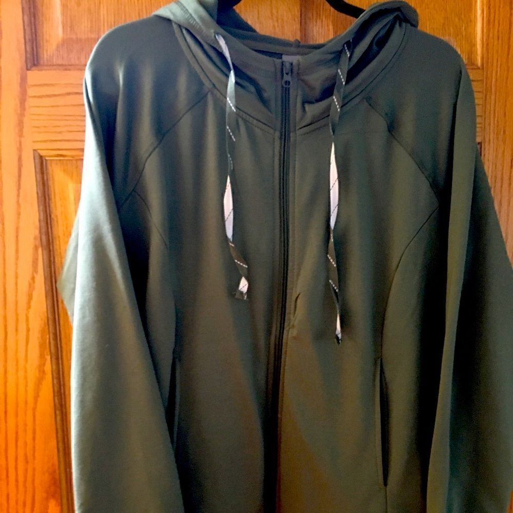 Daisy Fuentes Fit Jacket